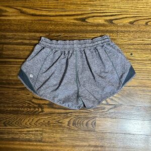 Lululemon 2.5” Hotty Hot Short